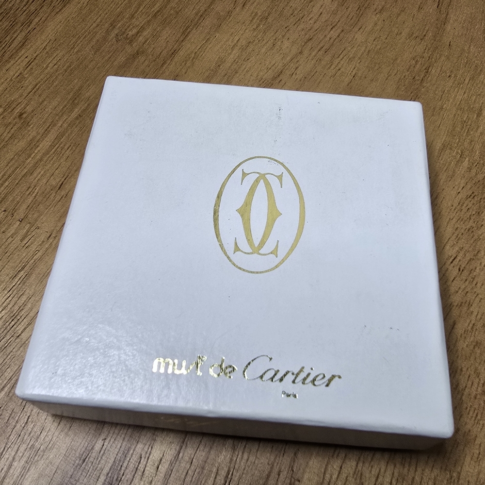 Like New! Cartier Maroon Leather Coin Wallet W/card Of Certification - Picture 7 of 8
